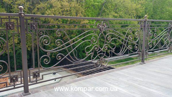 Огородження балкона - (модель ОБ04) | Кузня "Компар" виконує замовлення будь-якої складності. Ковані ворота, паркани, огородження сходів та інше.