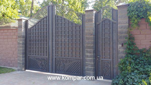 Ворота - (модель В06) | Кузня "Компар" виконує замовлення будь-якої складності. Ковані ворота, паркани, огородження сходів та інше.